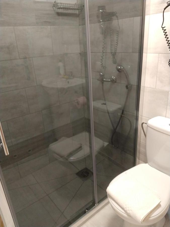 Bialy Slon Delux Hostel Gdynia Buitenkant foto