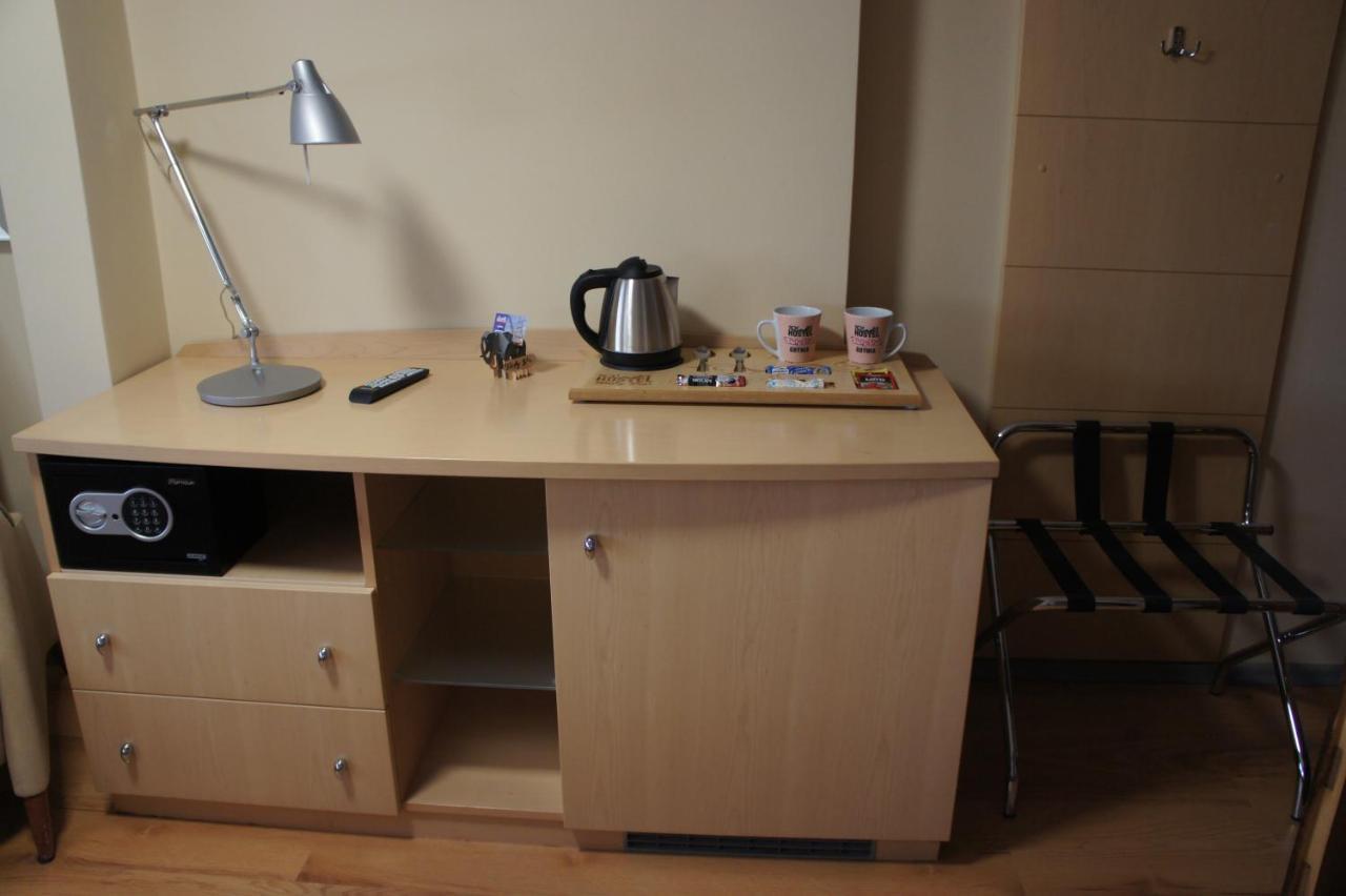 Bialy Slon Delux Hostel Gdynia Buitenkant foto