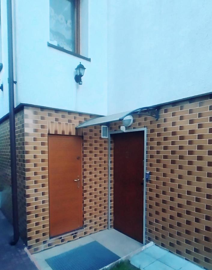 Bialy Slon Delux Hostel Gdynia Buitenkant foto