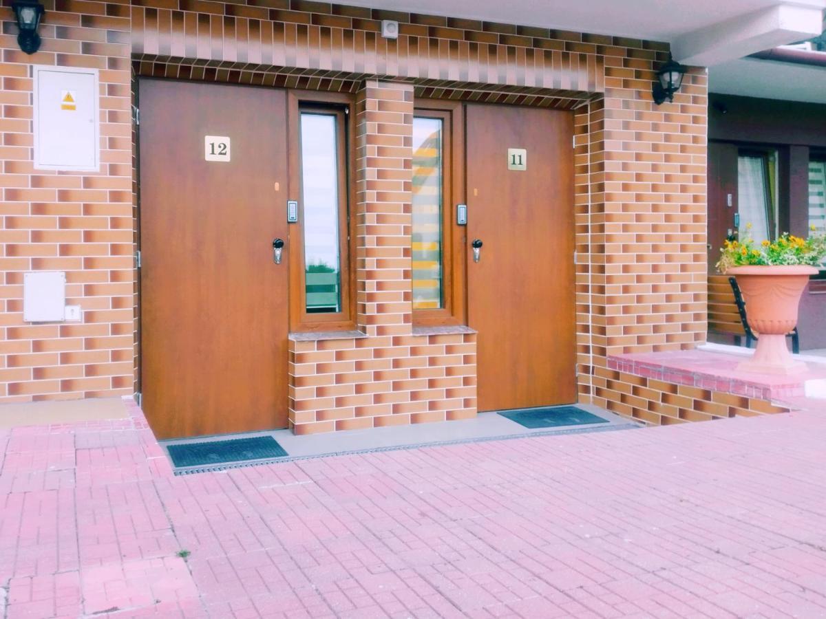 Bialy Slon Delux Hostel Gdynia Buitenkant foto